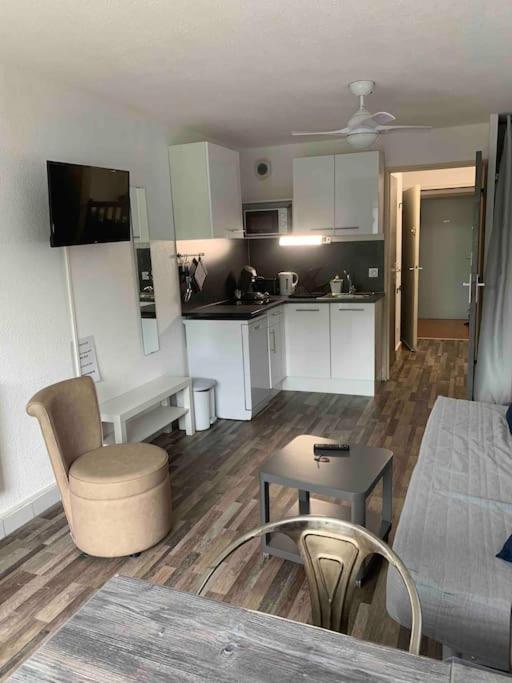 Grand Studio, Piscines, Proche Appartement