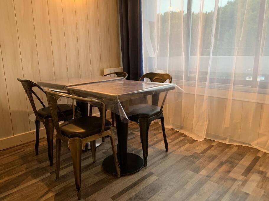 Appartement Grand Studio, Piscines, Proche *
